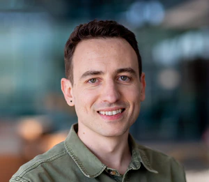 Low-power Spiking Neural Network Processing Systems for Extreme-Edge Applications